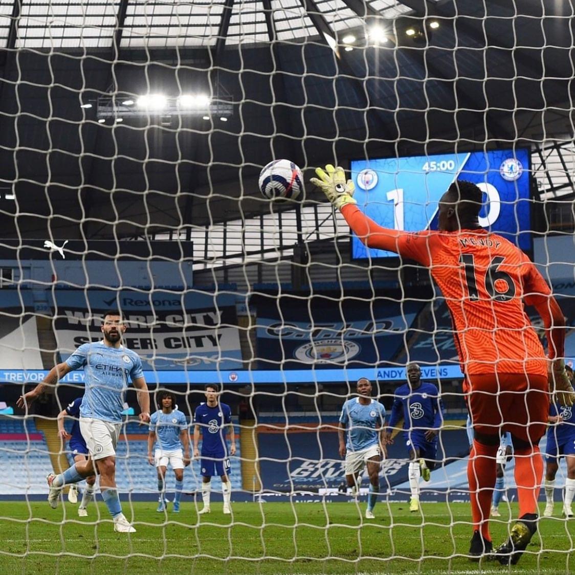 Video La panenka complètement ratée dAguero face à Edouard Mendy Xalima com