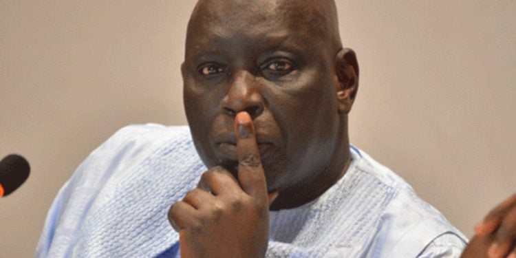 Mandat d'arrêt international émis contre Madiambal Diagne après sa fuite du Sénégal